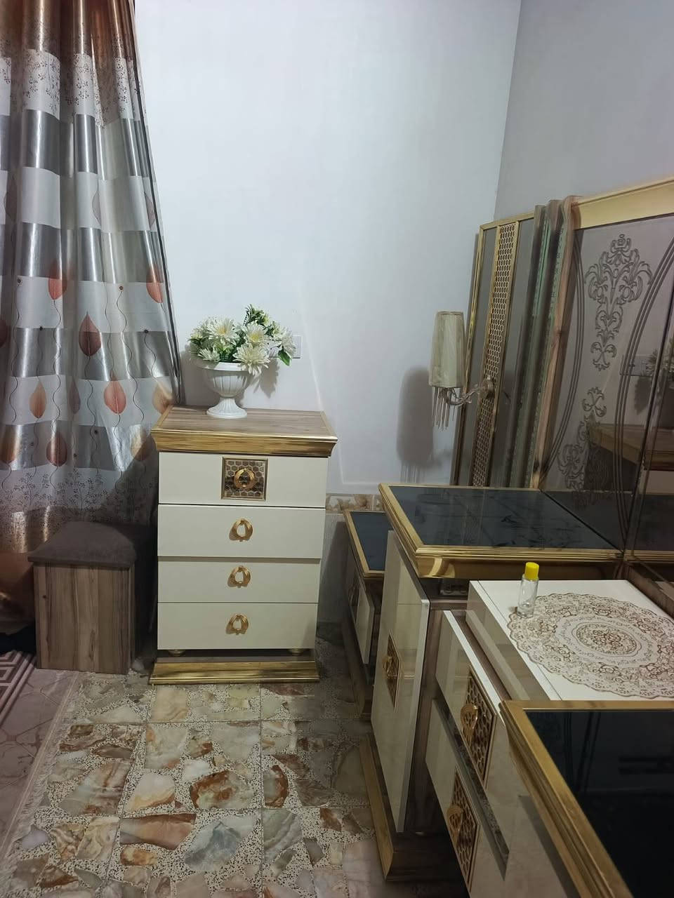غرفة نوم تركي • مستخدمة سنة • كوفه عباسية