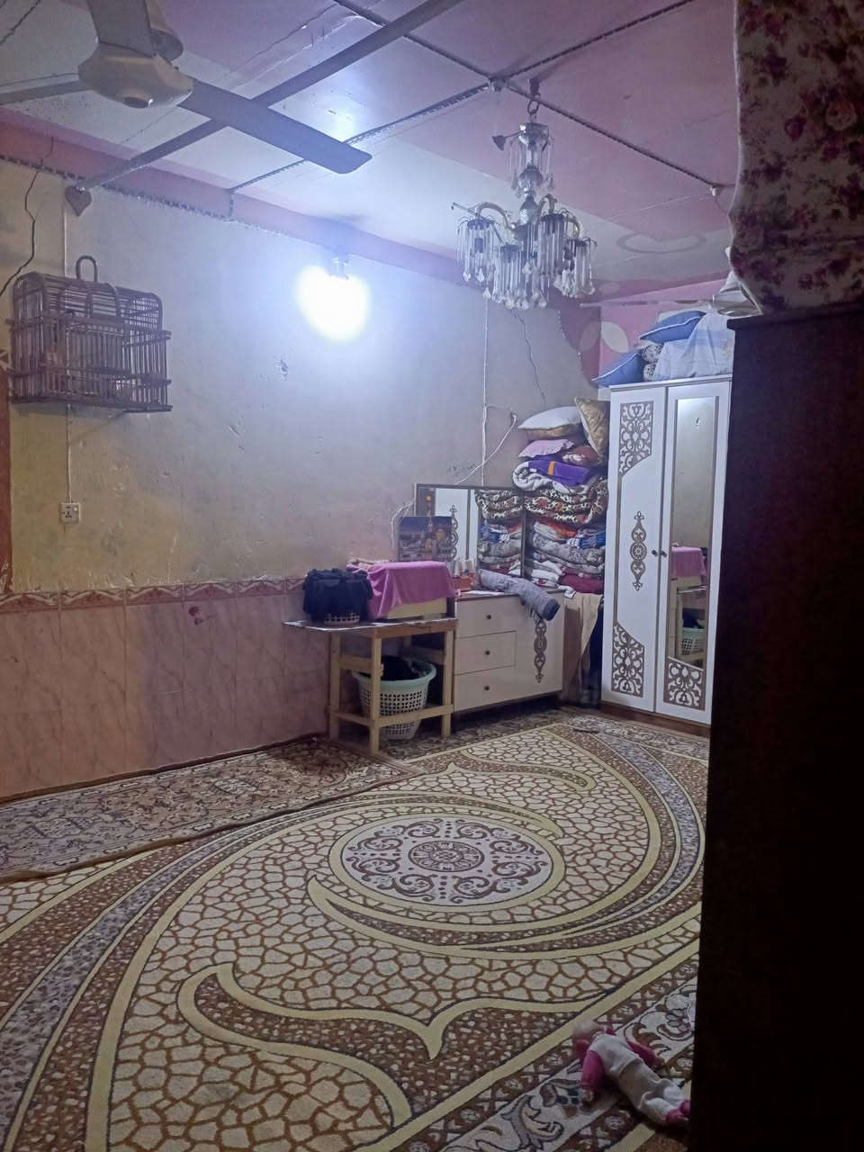 سلام عليكم دار لبيع محله الصابئة مساحه 200متر
يتكون ثلاث غرف+مطبخ خارجي+صحيات داخلية وخارجية+دوانيه خارجية+إستقبال استفسار عل رقم 
***********
