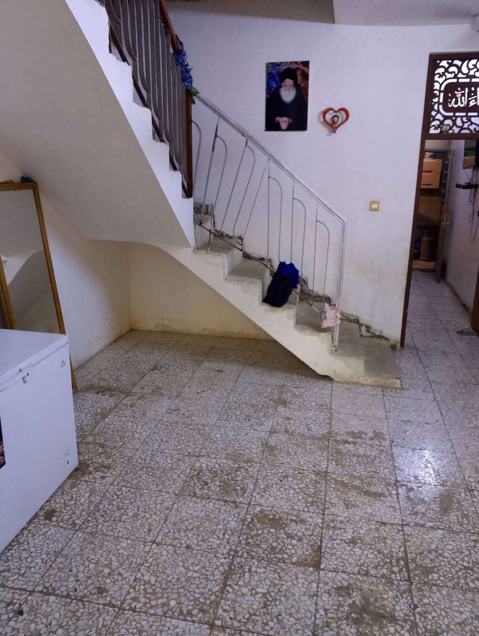 سلام عليكم بيت في جسر ديالى زراعي سند٢٥ المساعده ١٠٠ بيت بناء جديد وكاشي قريب على مستشفى الساهرين رقم صاحب الدار ***********
