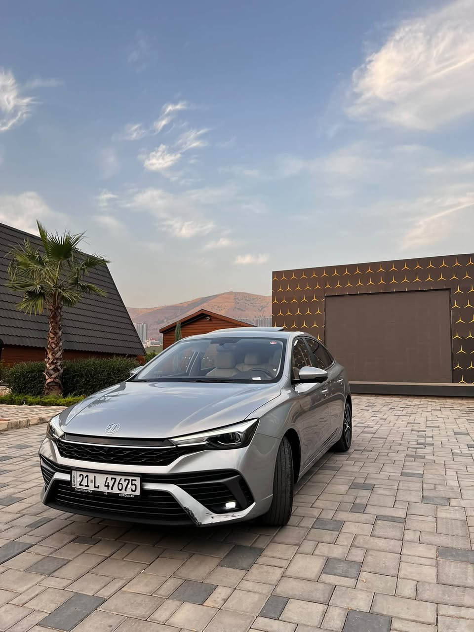 Mg 5  2025
شکڵ تازە بۆ فرۆشتن فول مواسەفات
سڵاید
5 کامێرە 
گێچ دیجیتان
کوشن جلد 
کوشن کارەبای
ناو کرێمی 
بەسمە
ئاوێنە ئیشارەت 
برێک بەسمە و ئۆتۆ هۆلد
مۆدی ئیکۆ 
مۆدی سوکان بە دڵی خۆت ئەتوانیت قورس و شلی بکەی
دەبڵ گێڕ
بلاجکتۆر 
سەیارەکە زەمانی شەیکەیە
سەیارەکە فول فول مواسەفاتە و تا بڵێی جوانە دەعمی پێشەوەی شوختێکی هەیە وەک لە رەسمەکانا دیارە دوپەنجە پیدی ئاڕی هەیە هیچی تری نییە و تا بڵێی تازە و جوان ماوەتەوە 
تەنها 11000 هەزار ڕۆشتوە 
سعری  ١٢٥ گەڵا و معامەلەیەکی کەم 
‏
***********
