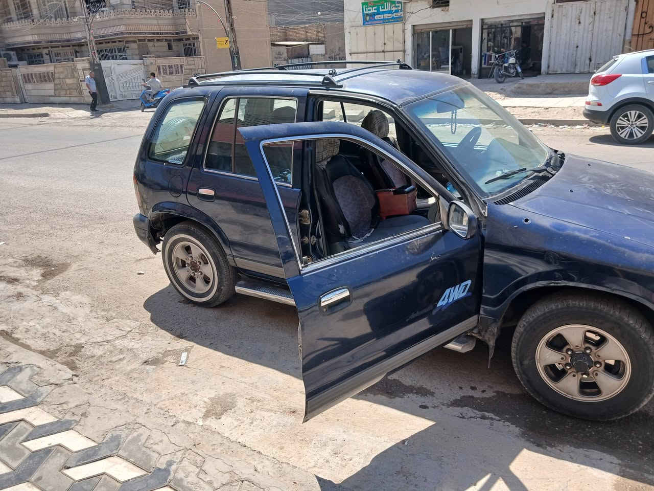 السلام عليكم سبورتج مديل 1994 بدون صبغ ولا ضرب سياره ابلدي اوتماتيك رقم انكليزي بسمي بغداد السعر 36 رقم *********** المكان بغداد انشر هاذة النشر ثاني مره بسسب الوعد الكاذبة مكان عملي في الكرادة
