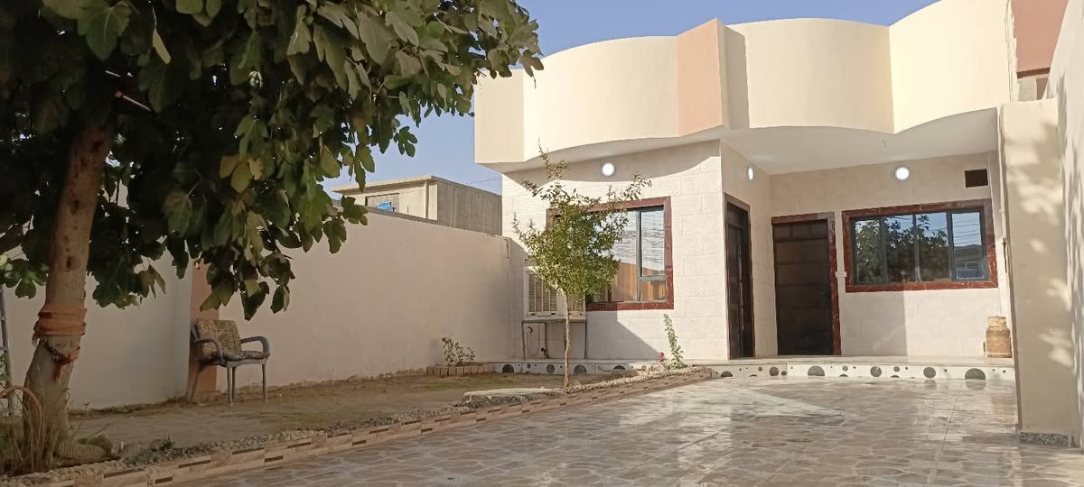 السلام عليكم
بيت🏠 للبيع في بعويزه المساحه 250متر واجهه 8وعمق 32
مساحة البناء 160متر  المكان خلف مدرسة بعويزه 
يم مولدة شاهين السعر 58 وبيها مجال واي استفسار 
اتصل ***********
***********
