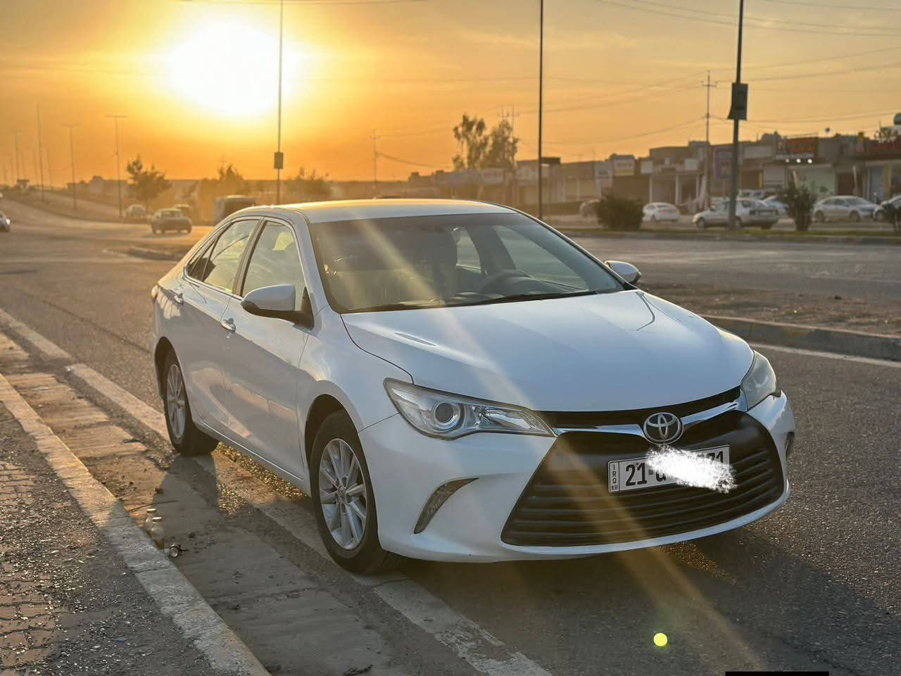 كامري خليجي 2016
ابيض ثلجي  مواصفات GL
كير ومحرك شرط ما مفتوح ماشيه 140 KM 
سنويه وهزه ورقم كله جديد بسمي  
4 تايرات جديده  بطاقه بنزين 
بيها ثلاث مكانات صبغ بدون دواخل   
مكان السياره كركوك 
سعر165 وبي مجال 
استفسار ***********

