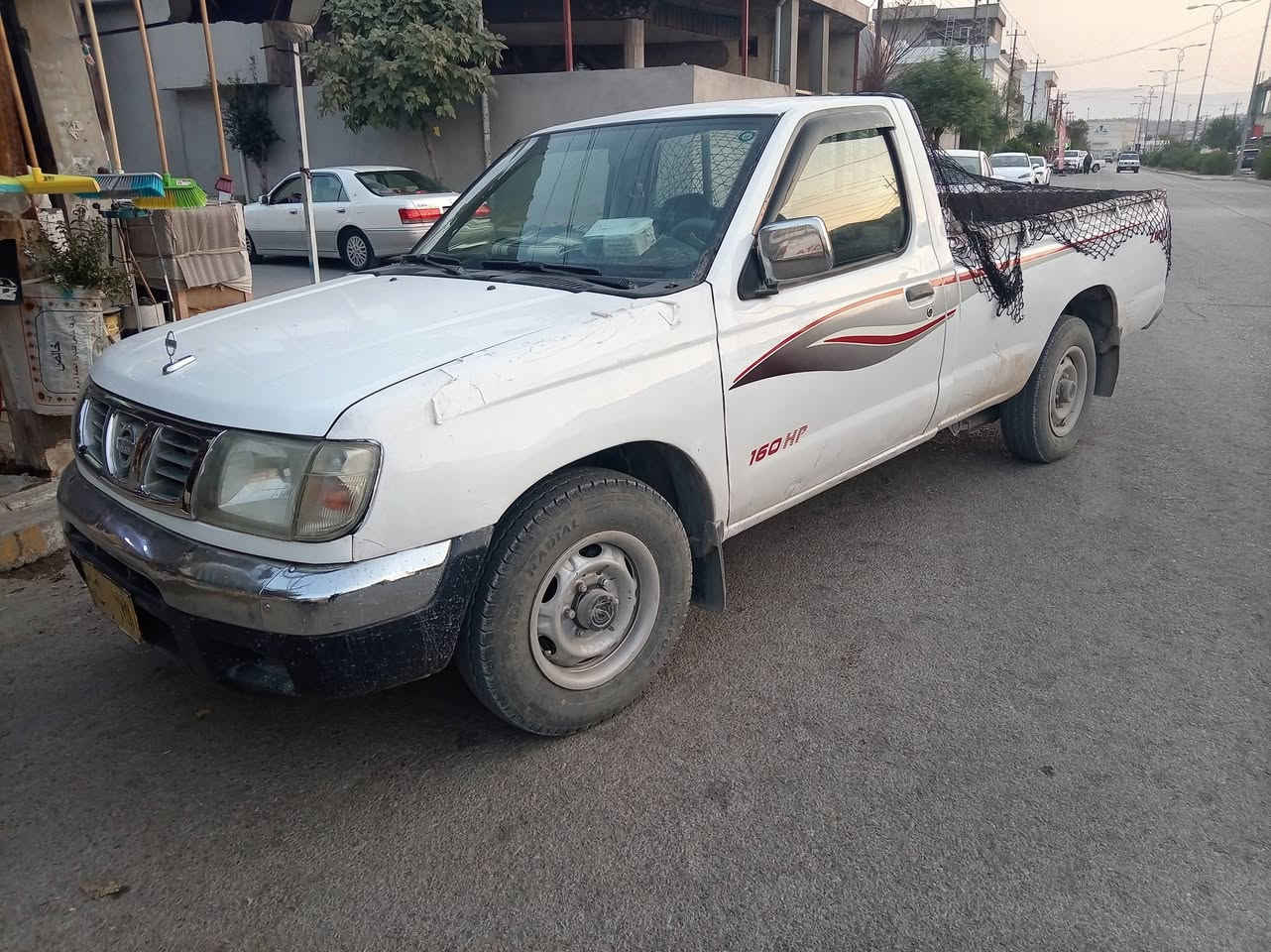 نیسان پێنج قولاپ ئاڕمی پلاستیکی سلێمانی ئاڕموئە وە لیاتوغە رامە بە شە رت گێڕو مە کینە ی بە شە رتی 100فیتە ر قرچێکی پێشی هە یە حیزام بۆیاخە سعری 62وە رە قە وتۆزێک مە عامە لە مۆدیل 2002تە بریدە پاوە رنیە ژم ***********
