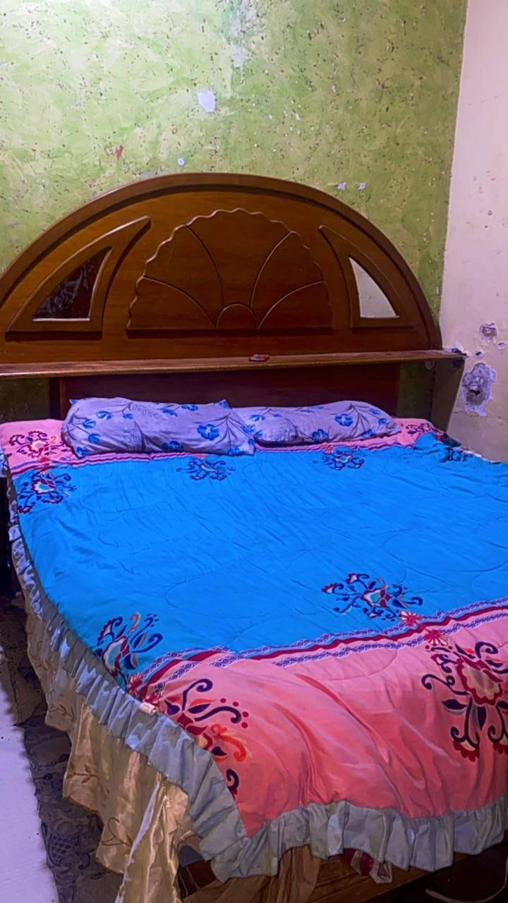 غرفه اخشاب • قيم • واخذ