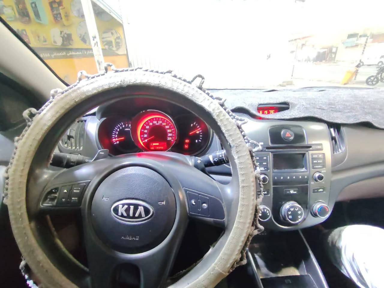 ​🚗 للبيع: كيا سيراتو موديل 2013
اللون: أبيض

​البدي: صبغ بالجاملغ الخلفي + تكحيلات واشخوط خفيفة

​المحرك: جاهز

​الكير: جاهز

​الداخلية: نظيفة جداً، حلوة ومرتبة

​الرقم: أربيل

​ملاحظة: سيارة مال جناي

​📍 للتواصل والاستفسار:

الاتصال على الرقم التالي: ***********
