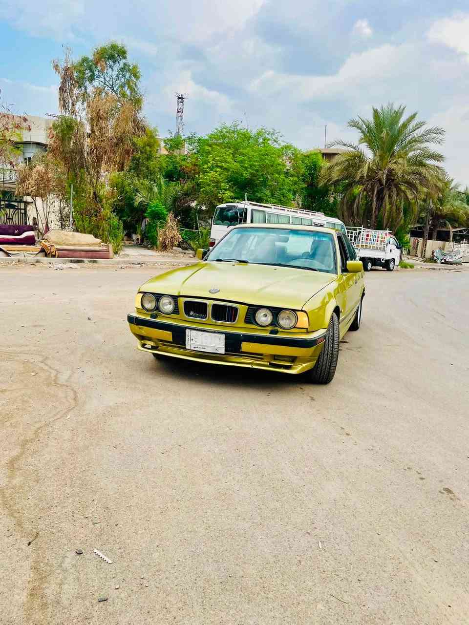 السلام عليكم
 للبيع 520 موديل1990كير عادي محرك 25 مسكر فانوص تبريد شغال بس البوري طاك كهربائيات صدر امامي جديد المكان بغداد السعر45 ووبيها مجال كلش قليل وجماعة الجوه 40لا تعلق ولا تتصل واي تعليق سلبي يعكس تربيتك وأخلاقك 
 للاستفسار *********** او عالخاص
