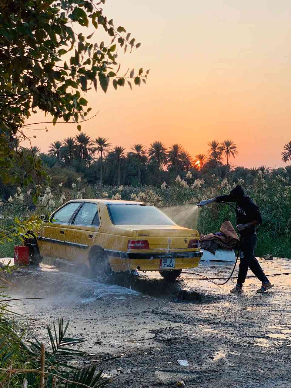سلام عليكم بيجو البيع مديل ١٦ كفاله عامه محرك تبريد وكير وحداديه وتخم تاير جديد  سياره رقم نجف بسمي  رقم ***********

