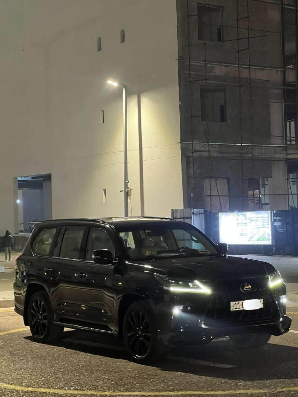 السلام عليكم
لكزز  LX 570 كورو اصلية 
2019 رقم بغداد 
مواصفات كورو 
داخل بيجي 
خمس كامرات 
داتا شو 
حساس خلفي امامي 
رادار 
رادار نقطه عمياء
كشن كهرباء خزن
كشن تدفأه تبريد 
محرك ٨ سلندر ٥٧٠٠ 
سلايد 
سماعات بالتكم والباب الخلفي 
شاشات خلفيه
تبريد منفصل 
بردات جانبيه 
جكات 
باب خلفي كهرباء 
باقي المواصفات معروفه 
السيارة مكفولة كفاله عامة من الصبغ والبارد والتبديل 
السعر 65500 $ وبيه مجال 
الاستفسار/ ***********
مكان السيارة بغداد
