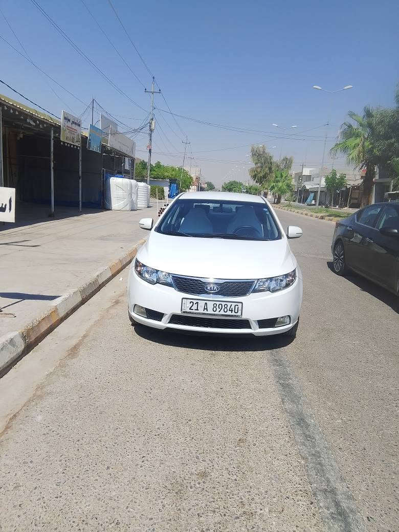 سیراتۆ  ئوتماتیک رەقەم سلیمانی سپی بەفری مۆدیل 2011سەنەوی تازەیە  تا کۆتای 2029گێڕو مەکینەی بە شەرت تەبرید ساردو گەرم بەشەرت  چوار تایەی  تازەی لە ژێردایە  بێ تەقەو رەقەیە بۆنیدەکەی کەمێ نەرمە تەرزەی هەیە بە شەرت تحویل و غرامە  
ناونیشا  کفری / کلار 
ژ.م ***********

سيراتوا أوتوماتيك، رقم السليمانية، لون أبيض ثلجي، موديل 2011.

السيارة سنوية جديدة لغاية نهاية سنة 2029.
المحرك والقير على الشرط.
التبريد والتدفئة على الشرط.
أربع تايرات جديدة وموجودة بالبيت.
السيارة بدون طقّة أو رگّة.
صوتها قليل وناعم، وفيها تيرزة بسيطة.
التسليم والضمان حسب الشرط.

📍 العنوان: كفري / كلار
📞 رقم الهاتف:*********** كيفري, ديالى
