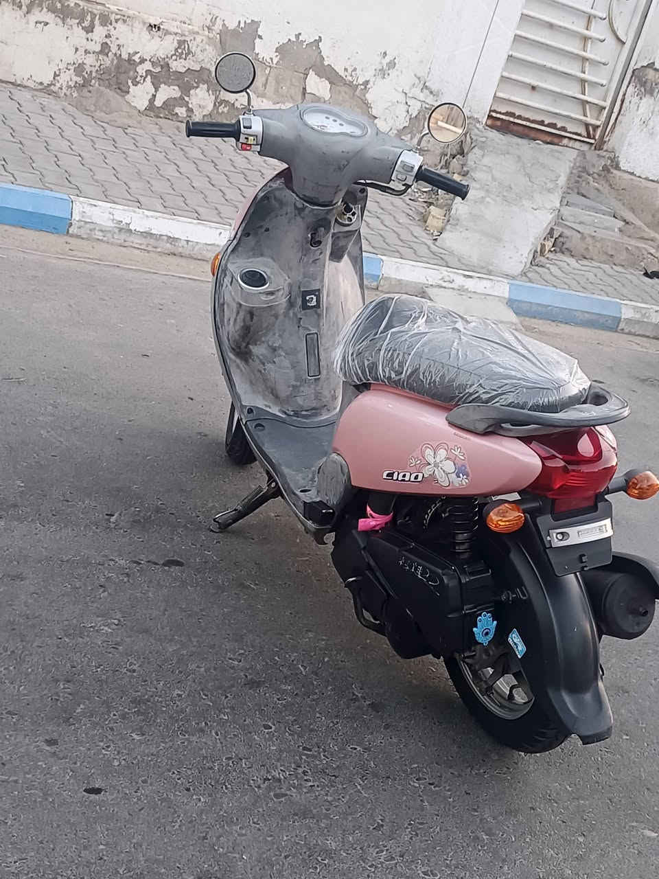 سلام عليكم فله لبيع دراجه رمبه مامفتوحه برغي منه موديل 12 سعر مليون وبيه مجال قليل مكاني كوت حي لحوراء ***********
