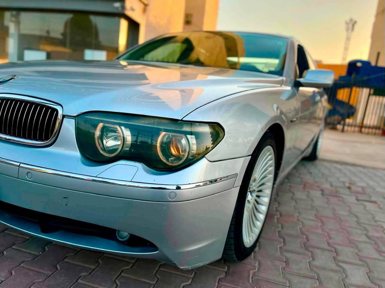 Bmw  باخرة 2002 السياره كلها بلاد صبغ مابي السياره قرار شرط الوكاله مراوس هم اراوس 
***********
*********** كركوك, العراق
