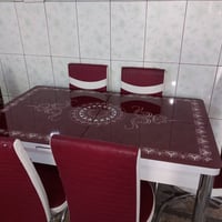 طاولة قابلة للتمدد • ٦ كراسي • كلش نظيف