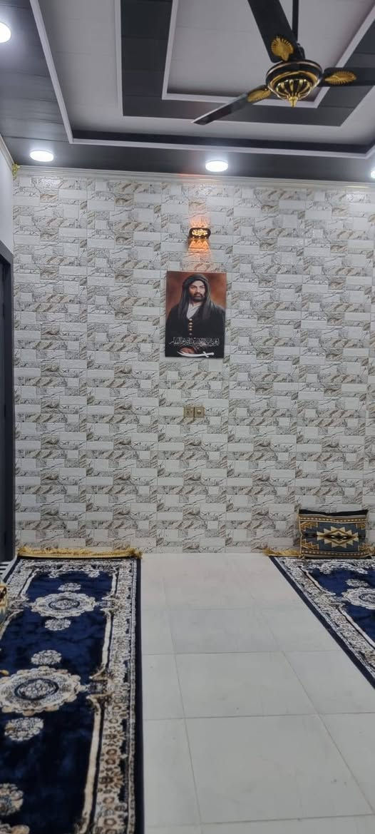 السلام عليكم دار للبيع 100متر تحتوي عله غرفه صاله مطبغ حمام دخلي وخارجي استقبال صاله فوك قياس 4+5 متر  حي النداء منطقه55 خلف
اسواق السمكه خلف شارع 60 بناء جديد2026 درجه اؤلى مال جناي والله اني بيدي مشتغله وبسمي طابو صرف  رقم الدار 55670 انتصال وستفسار اكثر.  ***********
