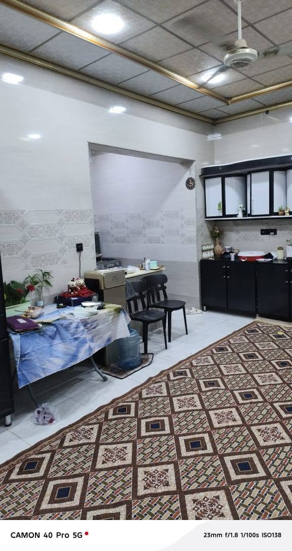 بيت طابو صرف مساحته 300 متر. طابقين الارضي غرفتين صاله ومطبخ حار مناور وديوانيه خارجيه... الطابق الثاني... (٤) غرف صحيات مطبخ صاله...مساحة الطابو(٢٨٢) متر واضافه فضله زراعي (١٠٠) متر تقريبا   يقطع (٦٥) مليون طلب اسكان تتحول إلى المشتري اقساط يدفع كل شهر (٣٣٢) ألف ... تتوفر كافة الخدمات خلف المستشفى التركي مباشره ع شارع تبليط
بيت طابو صرف مساحته 300 متر. طابقين الارضي غرفتين صاله ومطبخ حار مناور وديوانيه خارجيه... الطابق الثاني... (٤) غرف وصحيات ومطبخ صاله...مساحة الطابو(٢٨٢) متر واضافه فضله زراعي (١٠٠) متر تقريبا   يقطع (٦٥) مليون طلب اسكان تتحول إلى المشتري  تتوفر كافة الخدمات خلف المستشفى التركي مباشره ع شارع تبليط
***********

نص مكتوب في الصور:
- CAMON 40 Pro 5G 23mm f/1.8 1/100s ISO404
- CAMON 40 Pro 5G 23mm f/1.8 1/50s ISO233
- CAMON 40 Pro 5G 23mm f/1.8 1/50s ISO245
- CAMON 40 Pro 5G
- 23mm f/1.8 1/50s ISO226
- CAMON 40 Pro 5G 23mm f/1.8 1/100s ISO80
- CAMON 40 Pro 5G 23mm f/1.8 1/100s ISO244
- 23mm f/1.8 1/100s ISO167
- CAMON 40 Pro 5G 23mm f/1.8 1/100s ISO138
- CAMON 40 Pro 5G 23mm f/1.8 1/100s ISO189