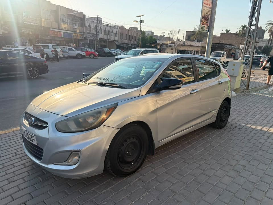 هونداي اكسنت ٢٠١٤ وارد امريكي حادثه جاملغ وبنيد بدون دواخل
وبيه قطعتين صبغ اثر طخه بسيطة
تخم تاير جديد
باتري جديد
منظومة تبريد كاملة جديدة
 ادامه بلكات ونوزلات  بدون اي نقص 
السعر ٧٨ وبيه مجال بسيط 
رقم بغداد انكليزي 
للتواصل 
***********
