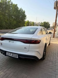 BYD Qin L 2024 5 كامرات  بطارية 120 كيلو  بانوراما   شاشة قلاب   كشنات...