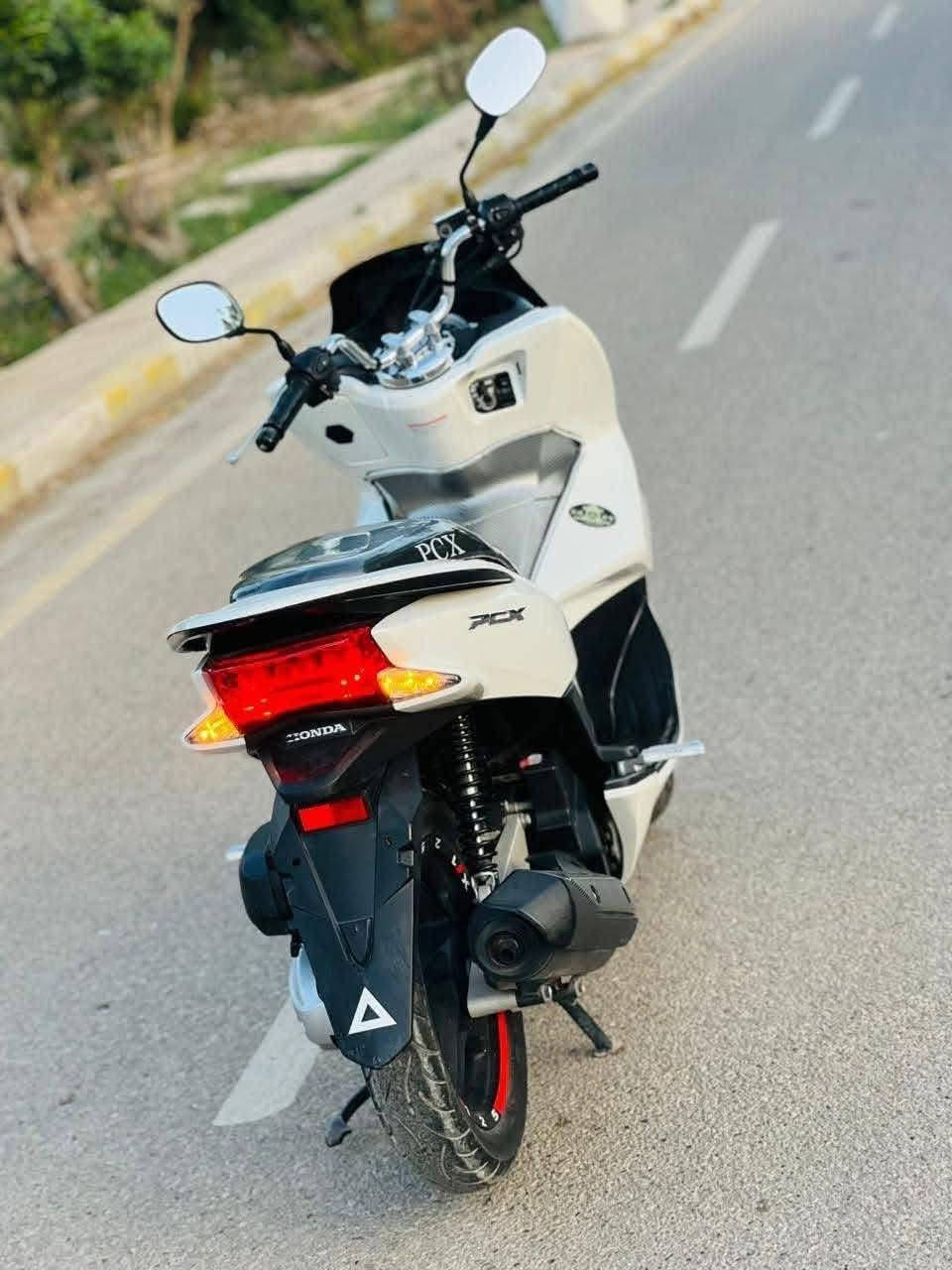 PCX • ١٢٥ • ماشي ٢٨ الف