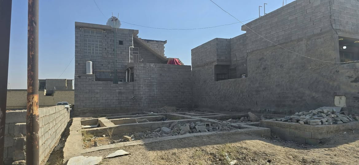 السلام عليكم قطعة أرض للبيع طابو زراعي صرف الجغيفي الثانية مقابل جسر السجر خلف محطة البانزين 150 متر مدفونة ومجعبة واصل ماء وكهرباء ومنطقة مسكونة السعر 30 مليون وبيهة مجال للاستفسار الاتصال ***********
