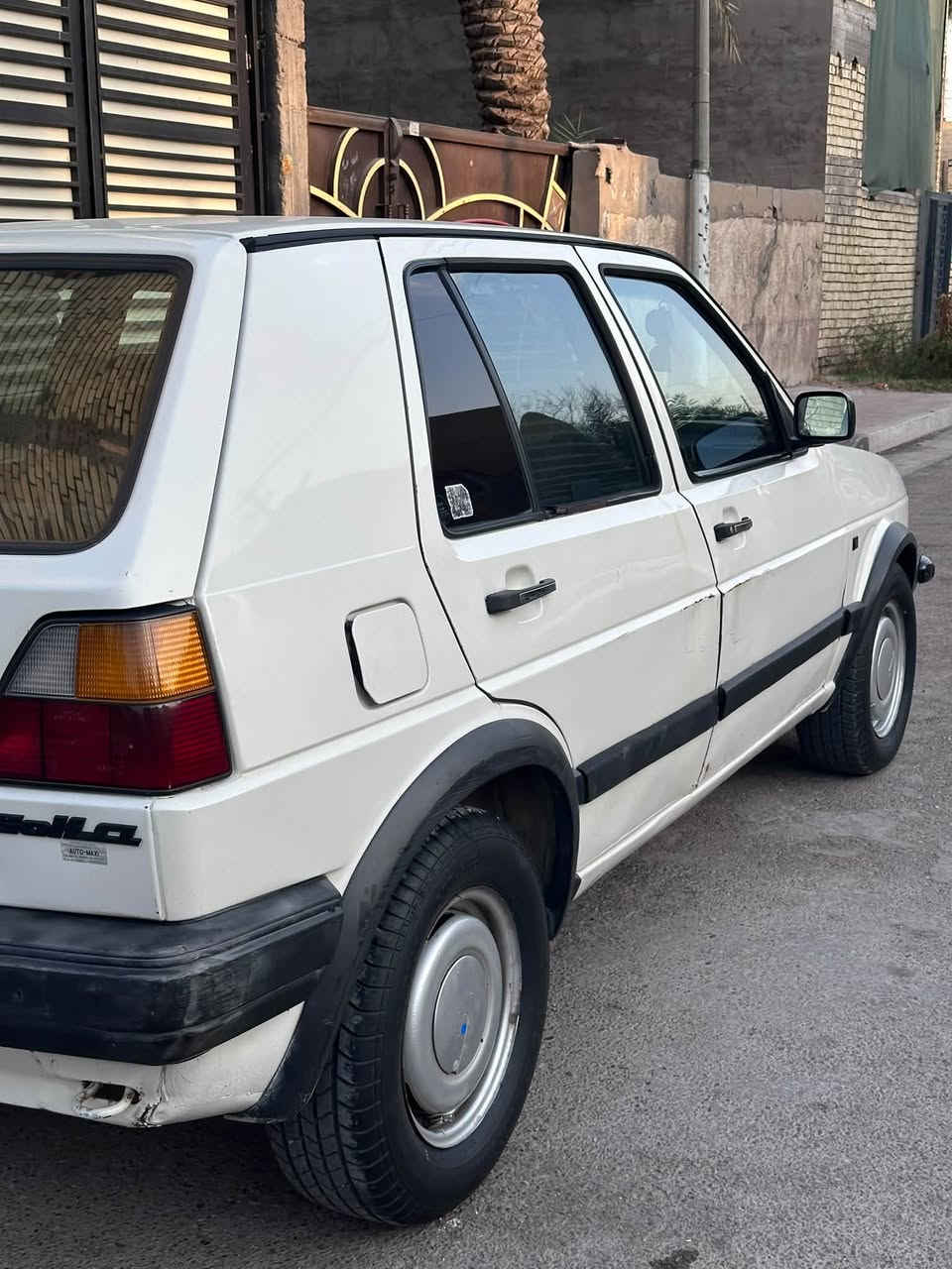 🔥 للبيع — فولكسفاغن كولف عضم 🔥
🚗 موديل 1991 | سيارة بلادية | كير أوتوماتيك
⚙️ مكينة 1800

المواصفات والتجديدات:
• كير ومكينه جديد شادهن
•تخم تاير جديد
· سلف جديد 
• فيت بم جديد
• دبة ماي جديدة
• مكاين جام جديدة
• دوش جديد
• راديتر جديد
• منظومة بريك جديدة
• صدر أمامي جديد
• صدر خلفي جديد
• بلكات جديدة
· كل الغراض الي شادهن وصولاتهن موجوده من حجي ليث ✅

📍 الموقع: بغداد

✨ سيارة مرتبة ومتعوب عليها 

📞 للاستفسار:
***********
