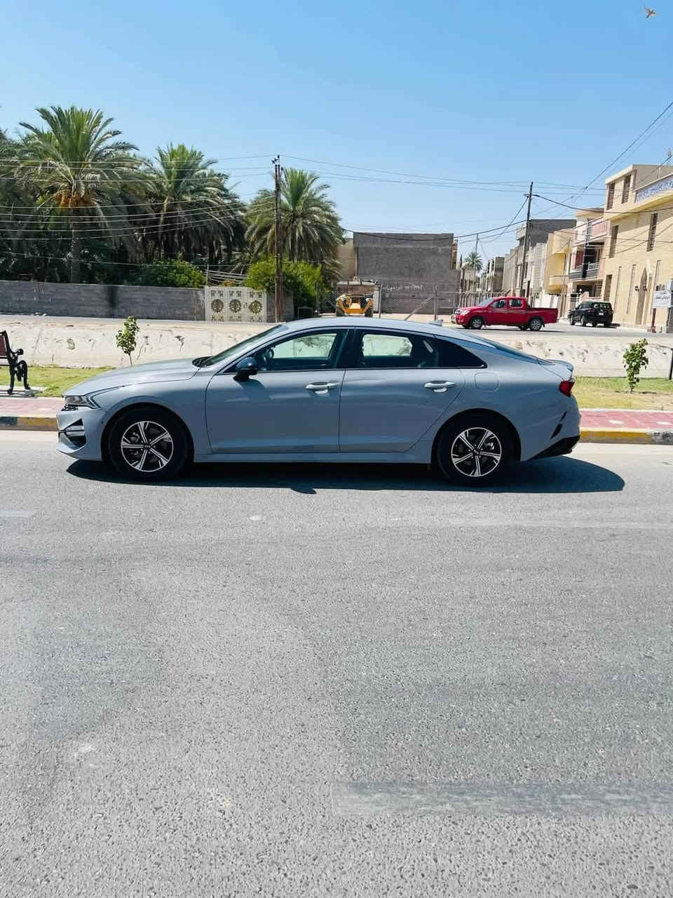 كيا K5 موديل 21 جيتي لاين ✅
 1600تيربو 🚀فول عده الفتحه  
سمنتي داخل احمر 
⭕️رقم بغداد مميز 19393
معوقين وكاله مضمونه💯ام باركود 
سياره نضيفه ماناقصه شي دهن اصلي vb ريسنك بانزين محسن ✅
🛑موصفات .. مانع ازلاق مانع انحدار
 اتو هولد سايد بريك بصمه 
تبريد بيانو شاشه اعطال شاشه كبيره
🕹️3وضعيات قياده قياس ضغط الاطار 
رادار امامي و خلفي مانع تصادم 🔝
ماشيه 80ميل  حادث امركيه جاملغ وبنيد وكلير باب صدر ..بلعراق جاملغ ثاني بي صبغ سياره نصبه حلوه 💯ادامه كامله عليه تخم تاير جديد صدر امامي خلفي جديد ادام كامله للمحرك بلكات تنضيف غرفه احتراق فيت بم جديد اصلي  
سياره جاهزه الاخير السعر 148
