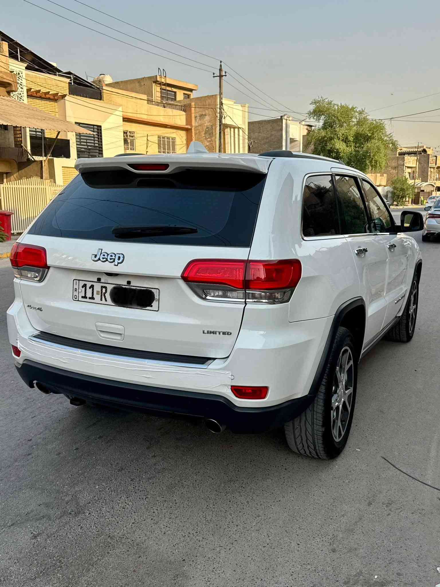 جيب 2019 لمتد بلص خليجي كفالة عامة حتى الدعاميات بشرط
فول مواصفات ٣ شاشات 
محرك و كير  مكفول برغي ممفتوح بي 
صدر امامي و خلقي جديد + تخم تايرات
رقم بغداد بسمي بشرط ثاني يوم تحويل 
السعر 260 
مكاني بغداد ***********/***********
