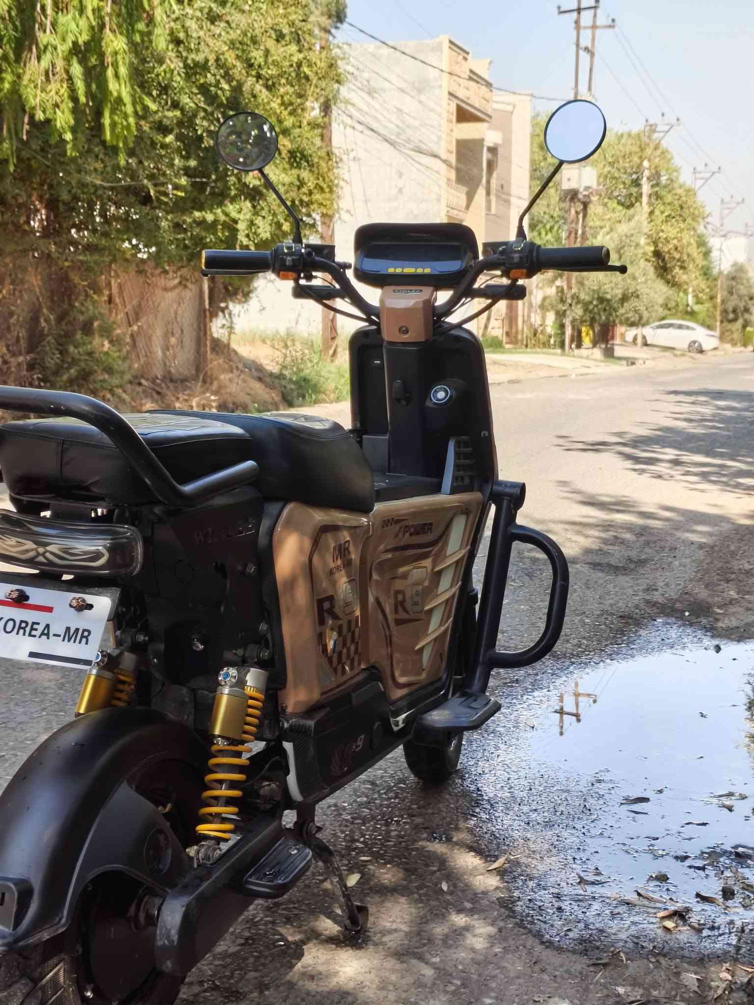 ماطور Rs9 للبيع
الماطور نظيف مابي شي كله شرط
خمس بطاريات 46 امبير سوبر كرافين شرط الفحص
اربع سرع 109
 فقط بي الفج الخلفي مكسور غير شي مابي
للستفسار
***********
واتساب
