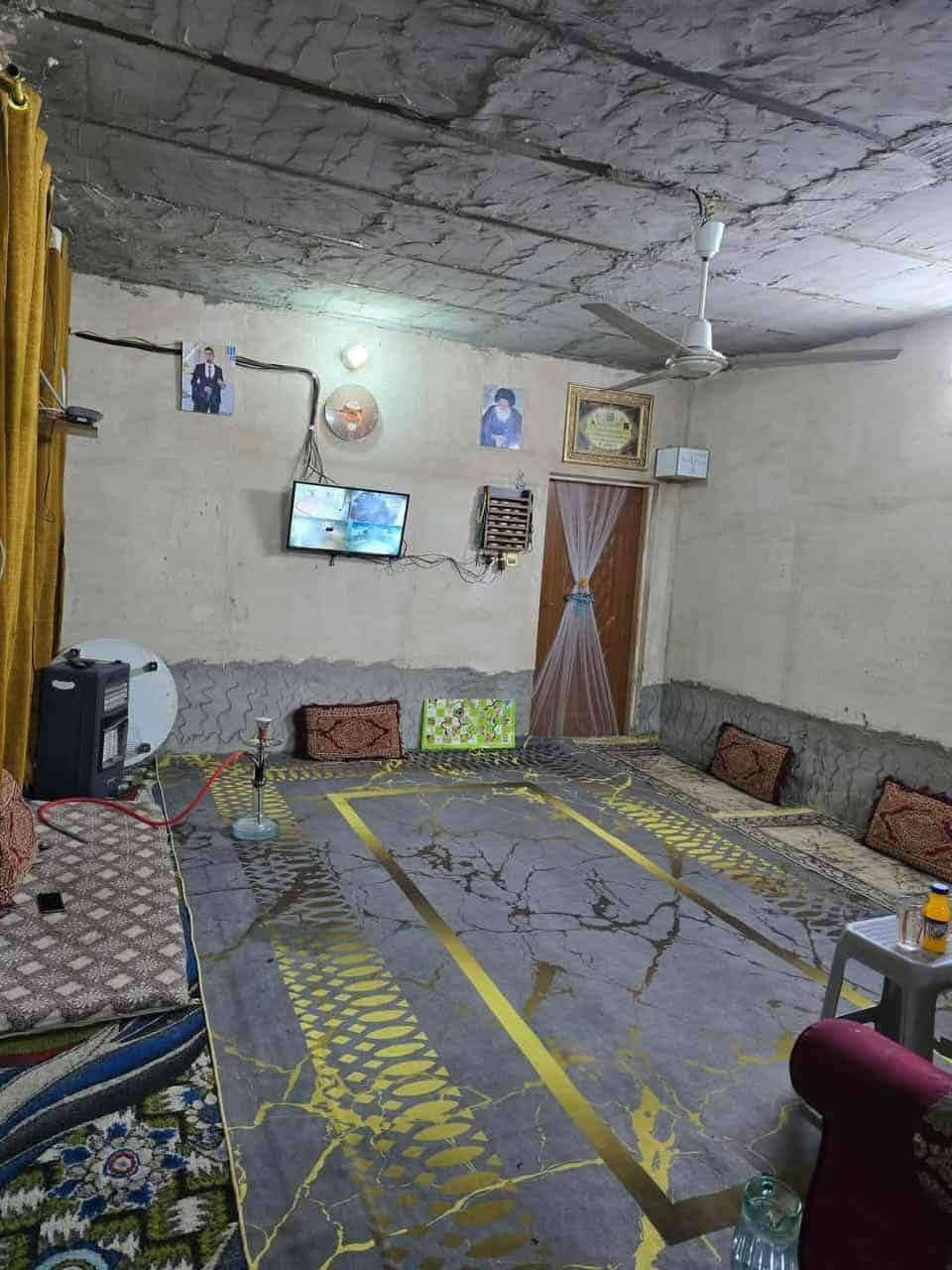 بيت للبيع ويرهم للإيجار 
البراكيه بالفرع مقابيل جوهره العرب السائدين
مساحه ١٠٠ متر يتكون من غرفه وصاله وصحيات ارتفاع عن الشارع أربع بايات
الاستفسار *********** واتساب فقط
