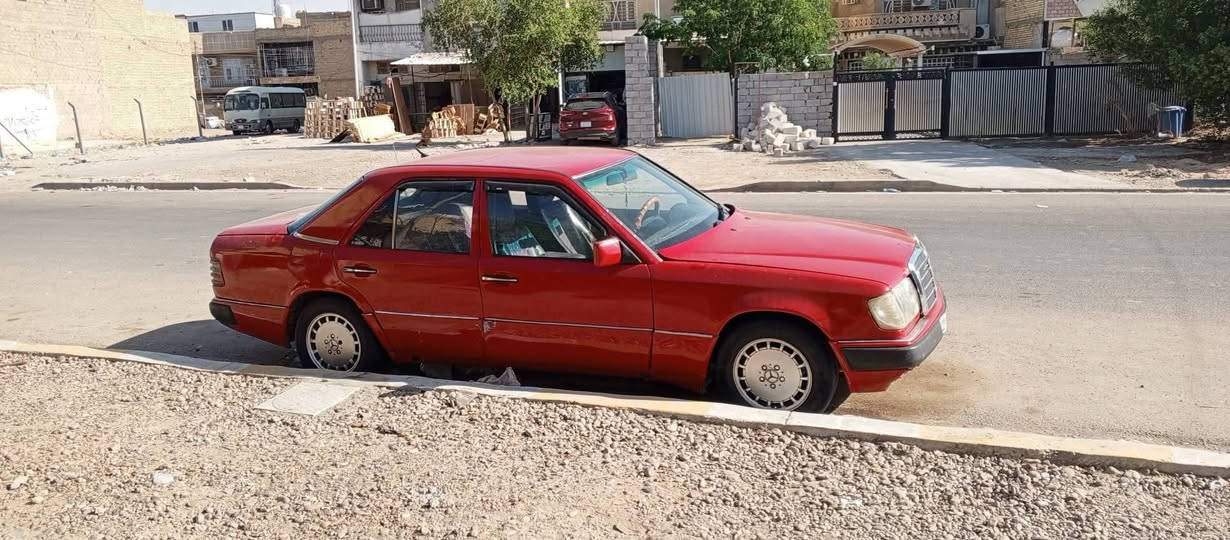 سيارة مارسدس محرك بطة ب اسمي سنوية ورقم جديد مكاني بغداد شعب 40بيع ورقم ***********

