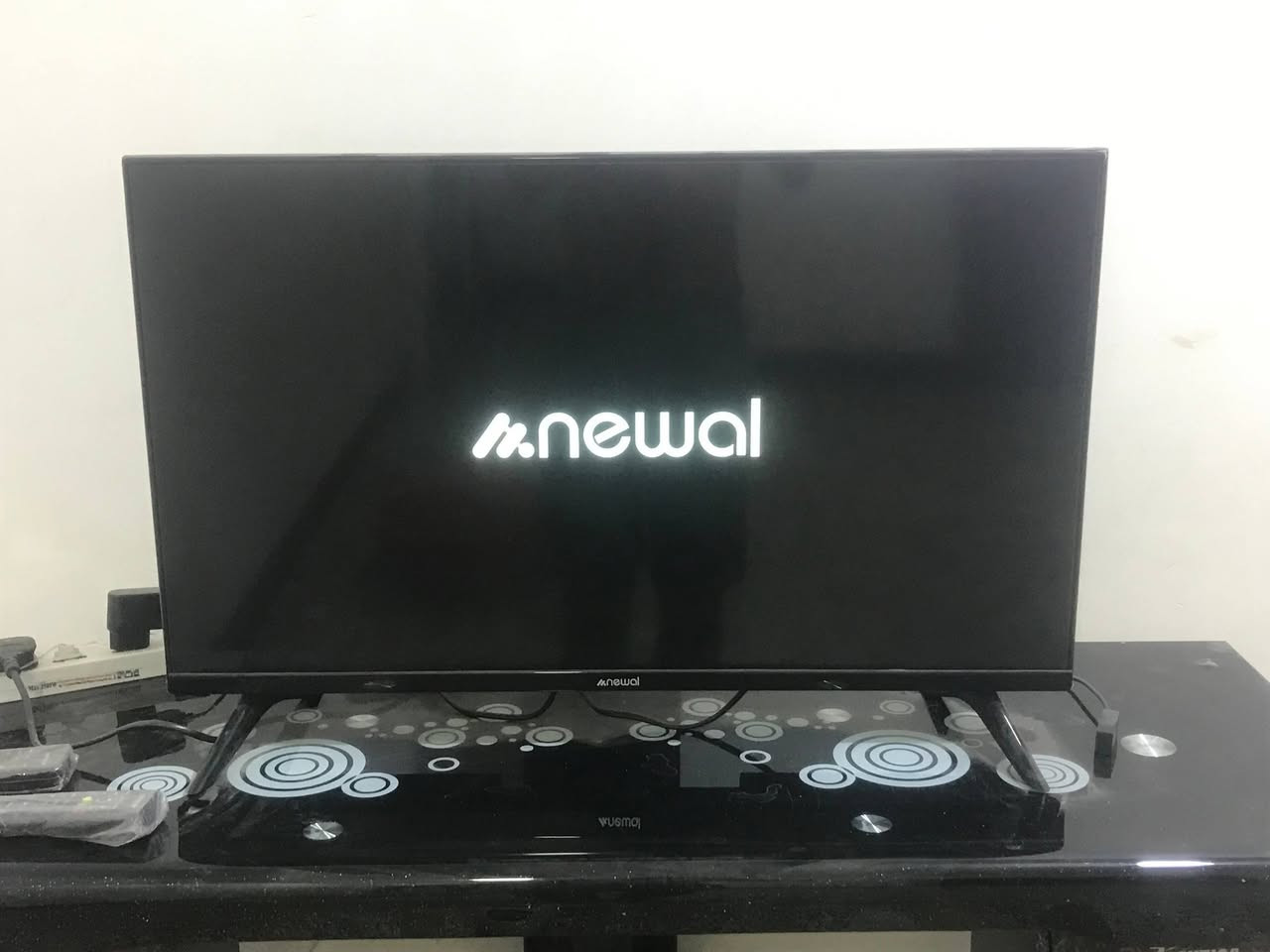 تلفزيون NEWAL 32 إنج للبيع
موديل HDR-3200
شاشة LED HD Ready بدقة 1280×720
تصميم نحيف بدون إطار تقريباً
بانل A+
بيه 2 HDMI + 2 USB
الجهاز نظيف ويعمل بصورة ممتازة
صارلي 20يوم من شتريته
السعر:100 ألف قابل للتفاوض
***********

نص مكتوب في الصور:
- HDMI 2