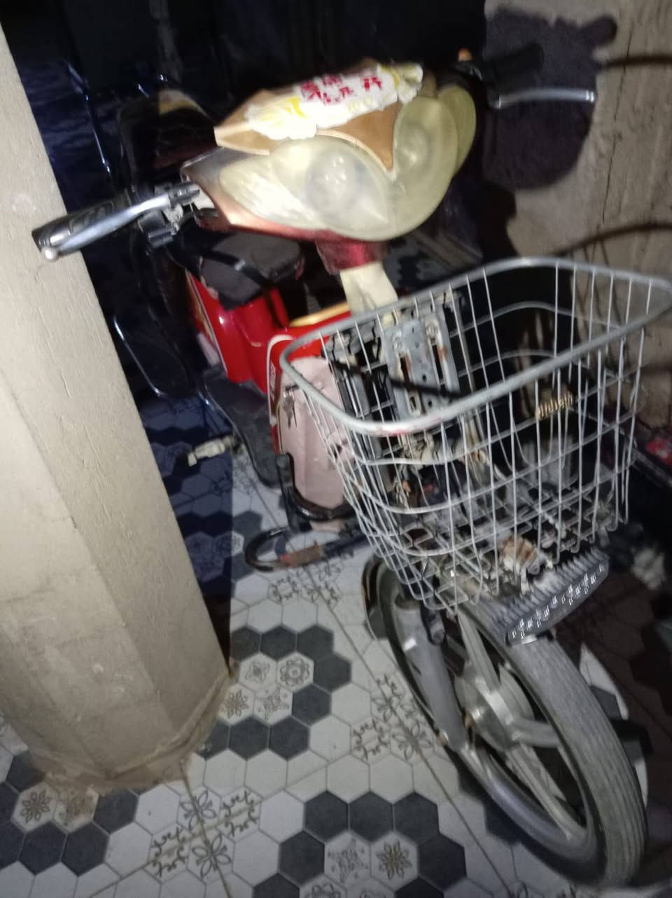 السلام عليكم ماطور شحن للبيع السعر 250  وبي مجال كلشي مابي بطاريات نظيفه  العنوان الكرمه شارع 20 رقم الموبايل ***********
