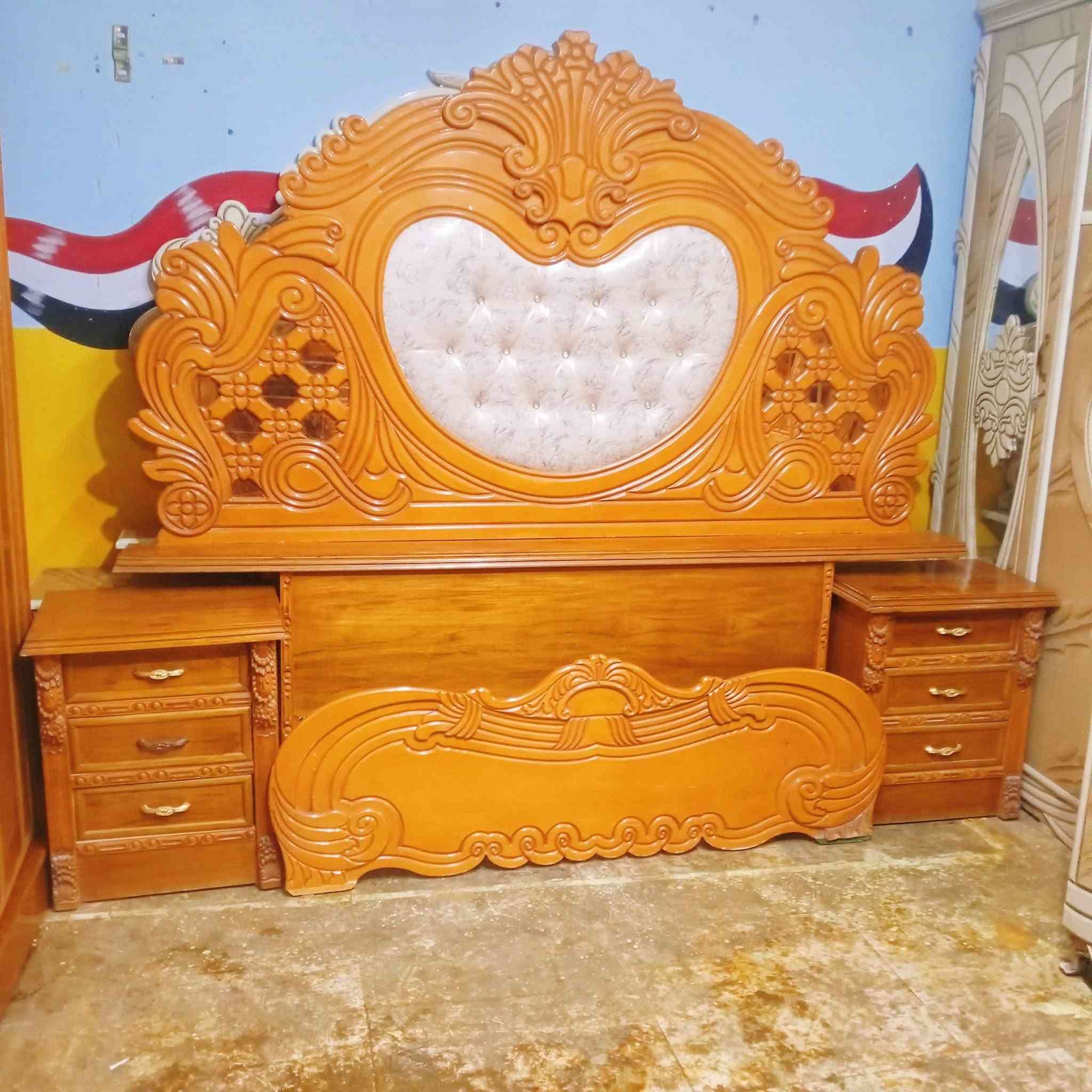 معرض ونجاره حجي سجاد ارخص الاسعار غرفه ام 6 طابقين تزكام داخل وخارج صاج ضهر جرجوبه زاويه كنتوريه بعلو كنتور ميز هديه غرفه جديده ضخمه كوت حي جهاد زويرجات مراسله او اتصال ***********
