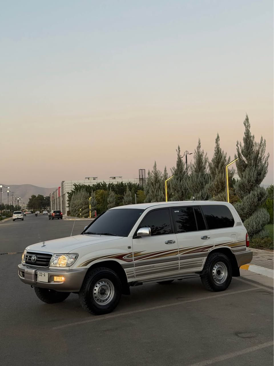 مۆنیکا 2002 GX.R
گێڕ و مەکینە و ئەکسلو دەبڵ ئەکسل بە شەرت
پێش تەبەڵە مەرغووب
مواصفات سێ ڕوبعە
‎ناوزەرد_سەلاجە_تەبرید مەرکەزری_٤جام کارەبا_سوکان ئێرباگ_دەبڵ فڵەچە_هۆک بیلادی

٤تایە و ویلی دەنلوبی لۆکی لەژێرە
‎تەقەو ڕەقە هەمووی بەشەرت
پێش و دوا چرکەی تیانیە
جێلەزگە بەشەرت پێوەی نەسوتاوە ژێر طلیشەکانیش بەشەرت
دەعامی بۆ دەعامی بەشەرت هەموو گیانی لەسەر دەقی 
شەریکە ماوەتەوە یەک دینار مەسرەفی تیانیە 
سەیارەکە ٤ پارچەی بۆیاخە قرچێکی ناو دەرگاکەی هەیە و تەواو 
سەنەوی و ڕەقەمی تازەیە تەحویل و غەرامەی بەشەرت
سعرێک خوار هەموو بازاڕ  ۱۲۲ گەڵا و مەجالێکی زۆر کەم 
شوێن سلێمانی *********** السليمانية, العراق
