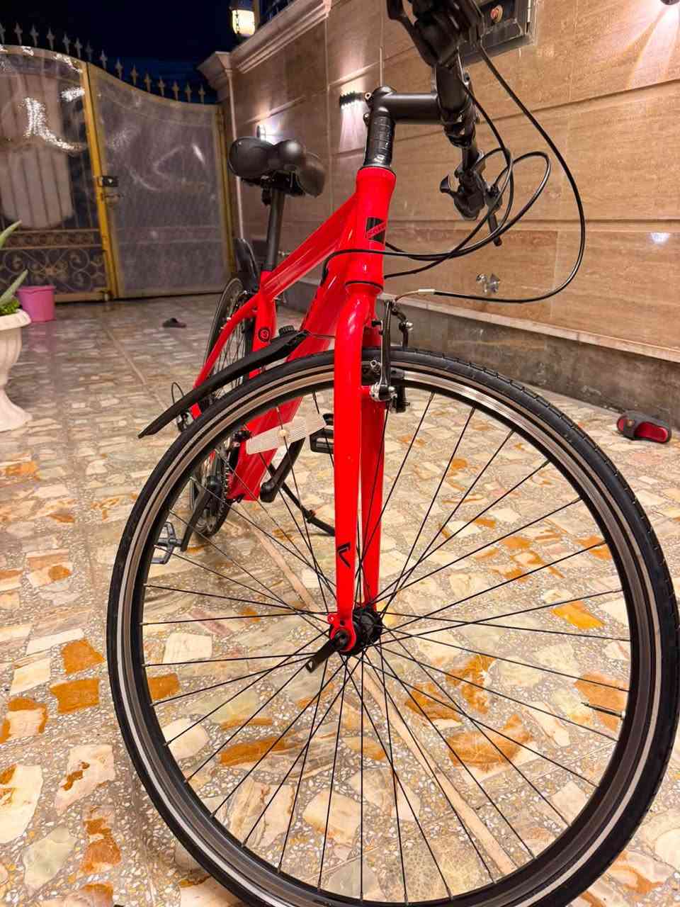 يونڤيكا C700 • ٢٨ بوصة • Shimano ALTS