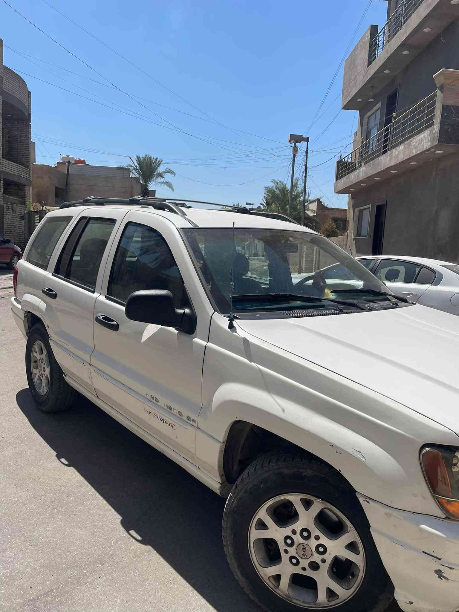 جيب موديل ٢٠٠٠ السيارة بدون حادث بيه مكانات تكحيل مكينة خير من الله الكهربائيات كامله الصدر الخلفي نص عمر باتري جديد عبو بانزين جديدة 
مكان بغداد شارع فلسطين ***********

السعر 52 أو بيه مجال
