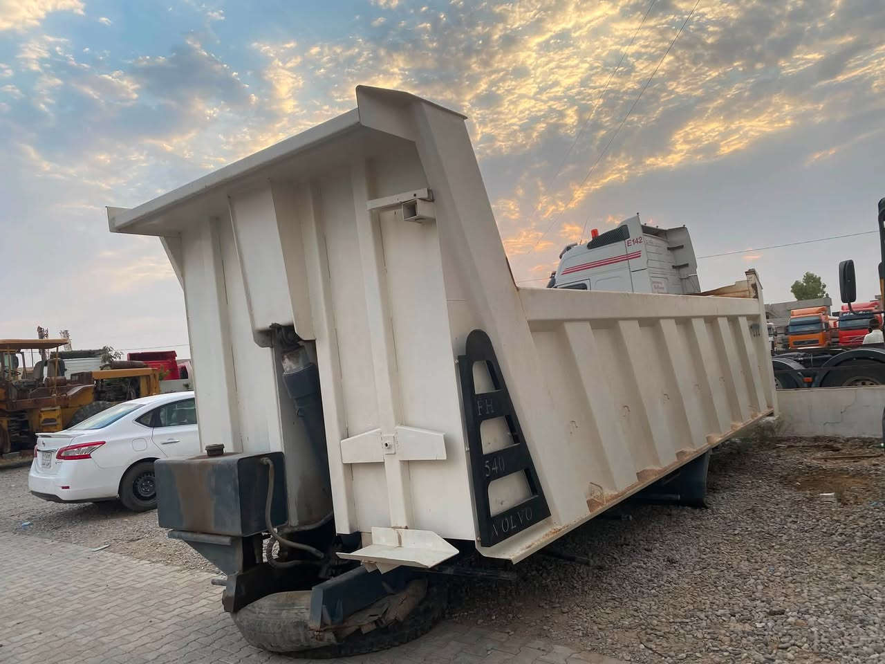 صاحب بودي 
***********
***********
