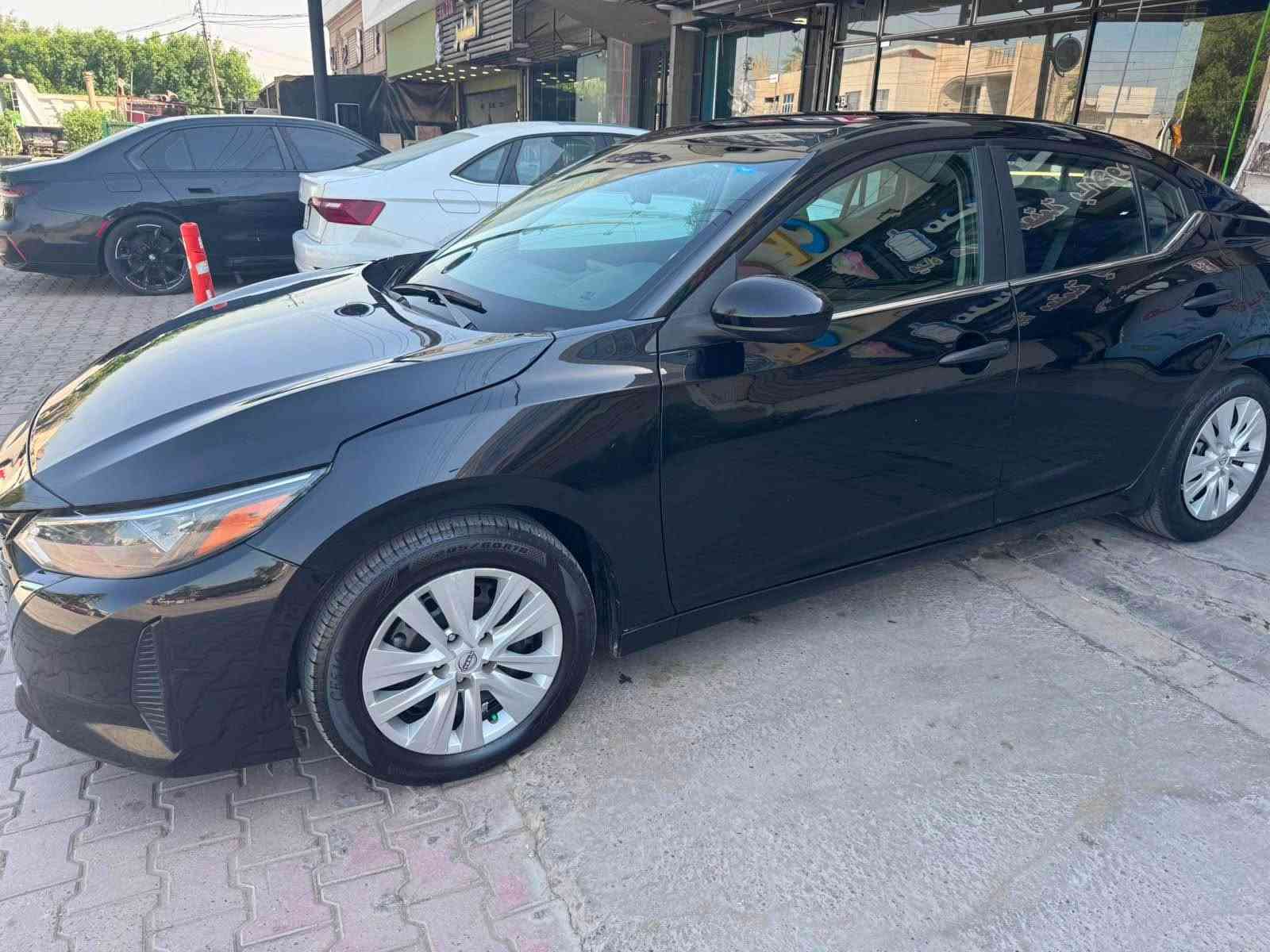نيسان سنترا موديل 2024 رقم بغداد حادثه قطعتين مواصفات رادار امامي وجانبي تحديد مسار شاشه كبيره كير محرك صدر تبريد تخم تاير جدد للاتصال ***********مكان السيارة بغداد حي الجامعة بغداد, العراق
