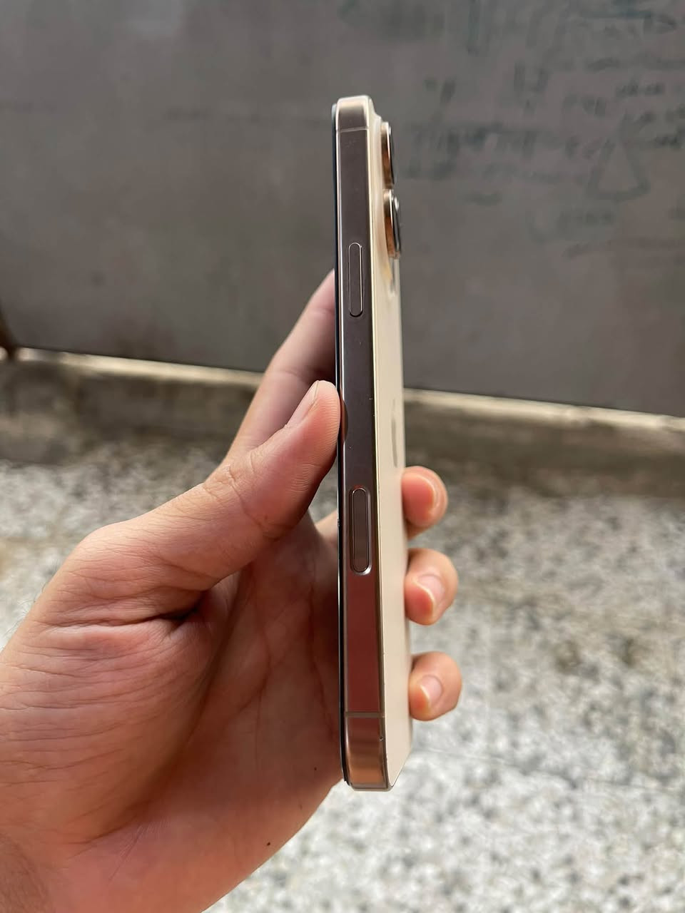 ايفون ١٦ برو ماكس • ٢٥٦ • بطارية ٩٢