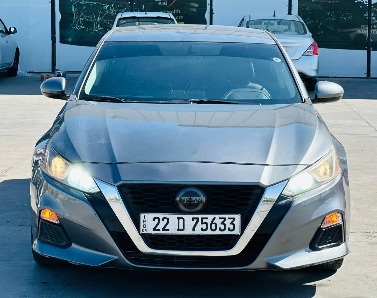 للبيع التيما 
السعر 124 بيها مجال بسيط 
*********** 
موديل 2020 
بدون ايرباك 
تحكم ستيرن 
تثبيت سرعه 
كاميرا خلفي 
تبريد ثلج 
تايرات جديد 
بصمه تشغيل 
بصمة ابواب +صندوق 
حجر بلادي 
رادار بلادي 
عالي زنون 
تشغيل عن بعد 
ماشيه 100 
حادثها جاملغ بونيد بدون دواخل بدون ايرباك بشرط 
سنويه رقم جديد تحويل ثاني يوم 
1N4BL4BV1LC215962
مكان السياره ديالى خانقين
