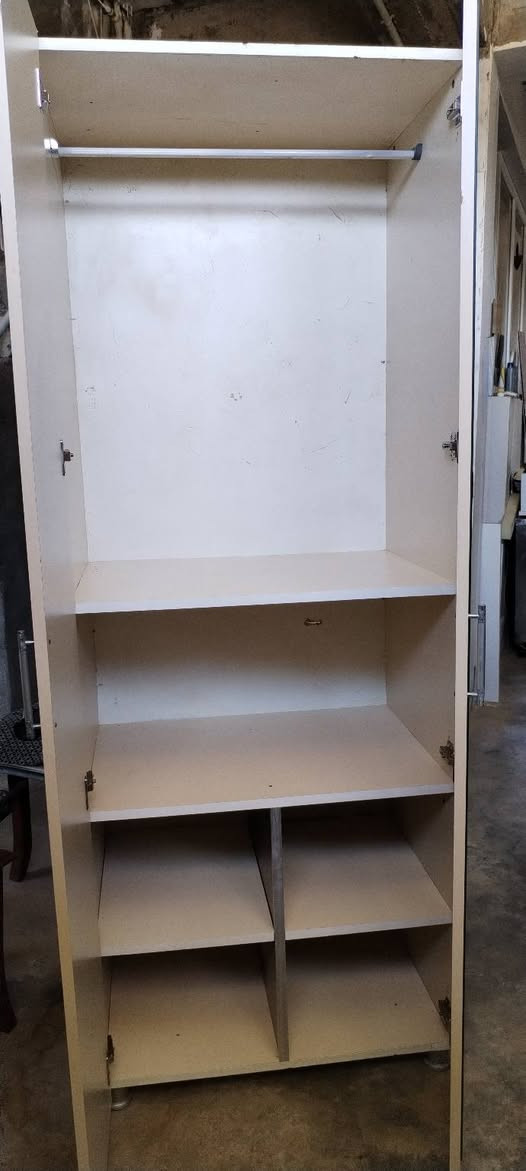 ئەمتاکە قیاسی پانی 80 بەرزی 210تازە دروستکراوا
لەوادی بەکارهاتوو نرخی کۆتای 85هەزار کۆتانرخە
.حاجیاوا. ***********
