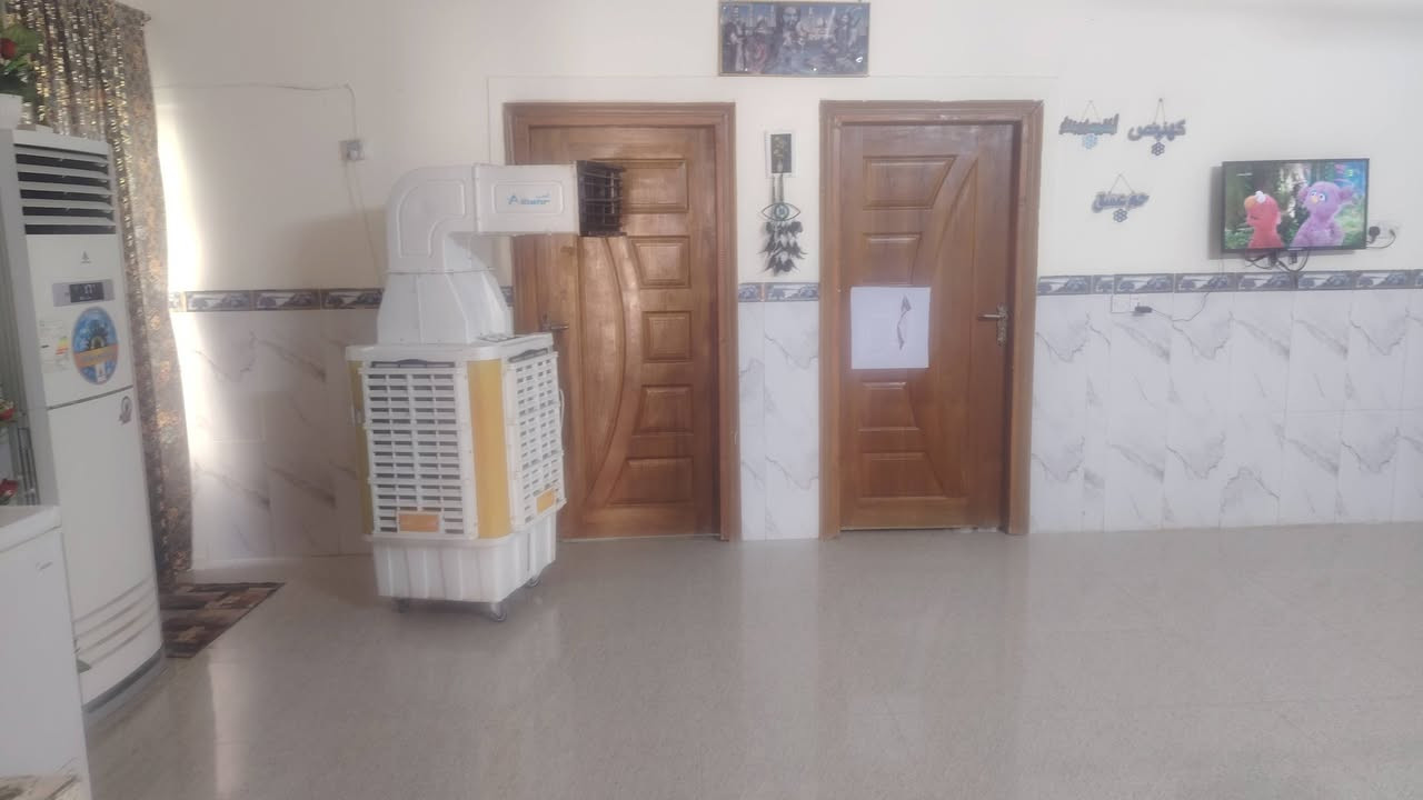 السلام عليكم اخوان بيتين للبيع+  قطعتين الي يريدهن كلهن او كلمن. وحدالعنوان دوره الباويه قرب المرور زراعي 25 مساحت ابيت لواحد 220  يبعدن عن لشارع لعام 200متر اذا اكو م اوس بدوانم زراعي هَم يرهم ***********
