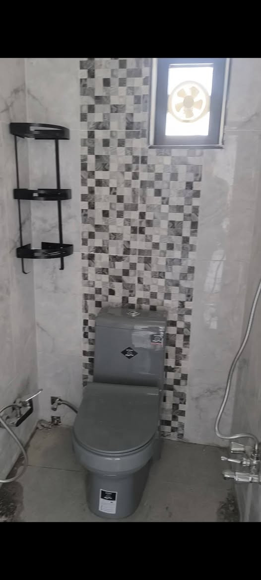 صيانه ماء ومجاري وتركيب سبلت غسل وتنضيف السبلت وصيانه
في أربيل شد  الطوافات وتانكيات شد ماطور وبوستر نازل صاعد
غزل السطوح وحمامات من اجود انواع الغزل تركيب سخانت وصيانه
وتئسيس بيوت من الصفر كارد جهاز تسليم مهندس شغل ضمه وضمير لتواصل ***********
