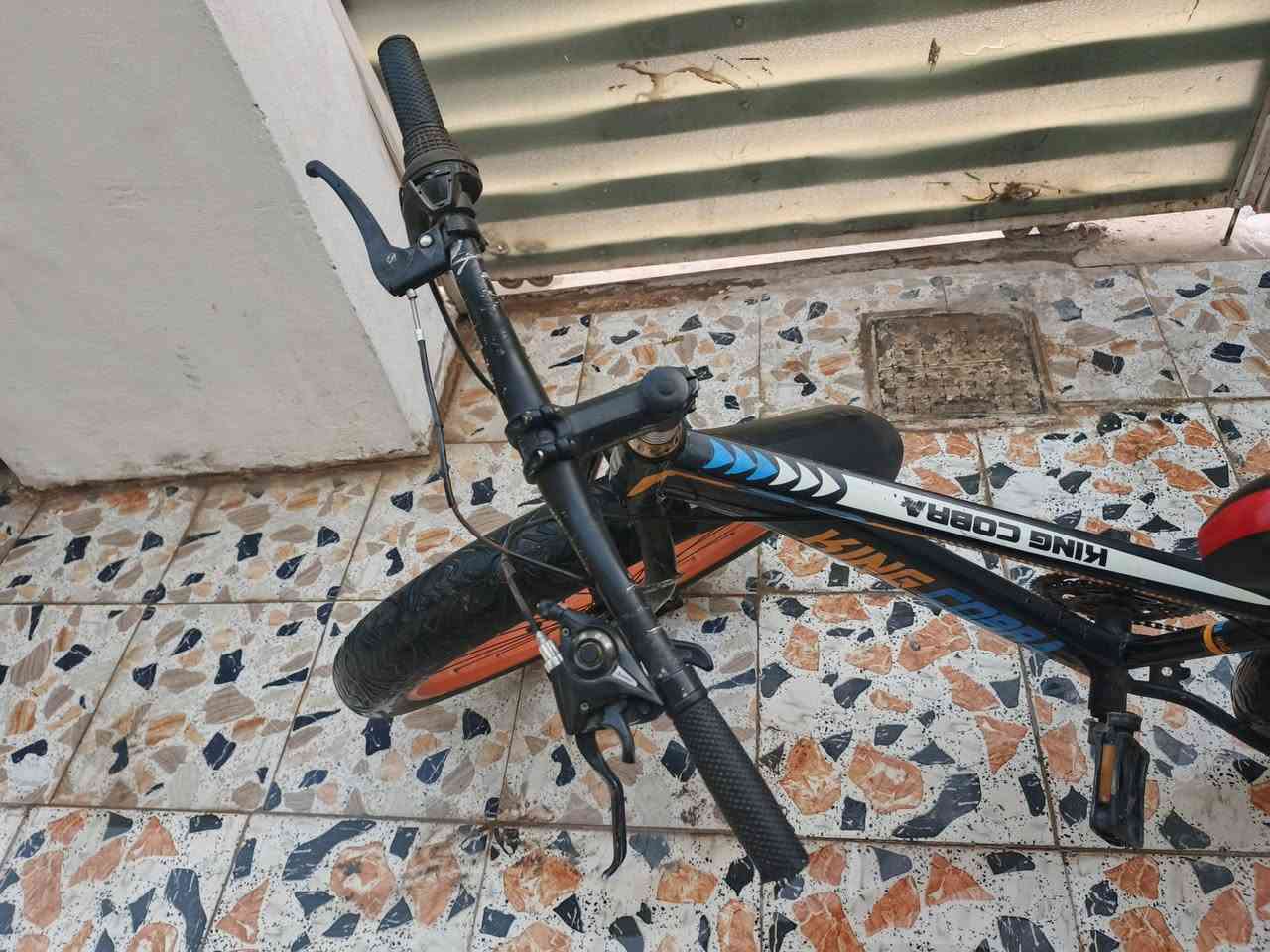 بايسكل جبلي حجم 28 بريكات اثنينهم شغالات تخفيف كير 7 نمرات خلفي السعر 105 بي مجال لطيبين رقمي ***********
