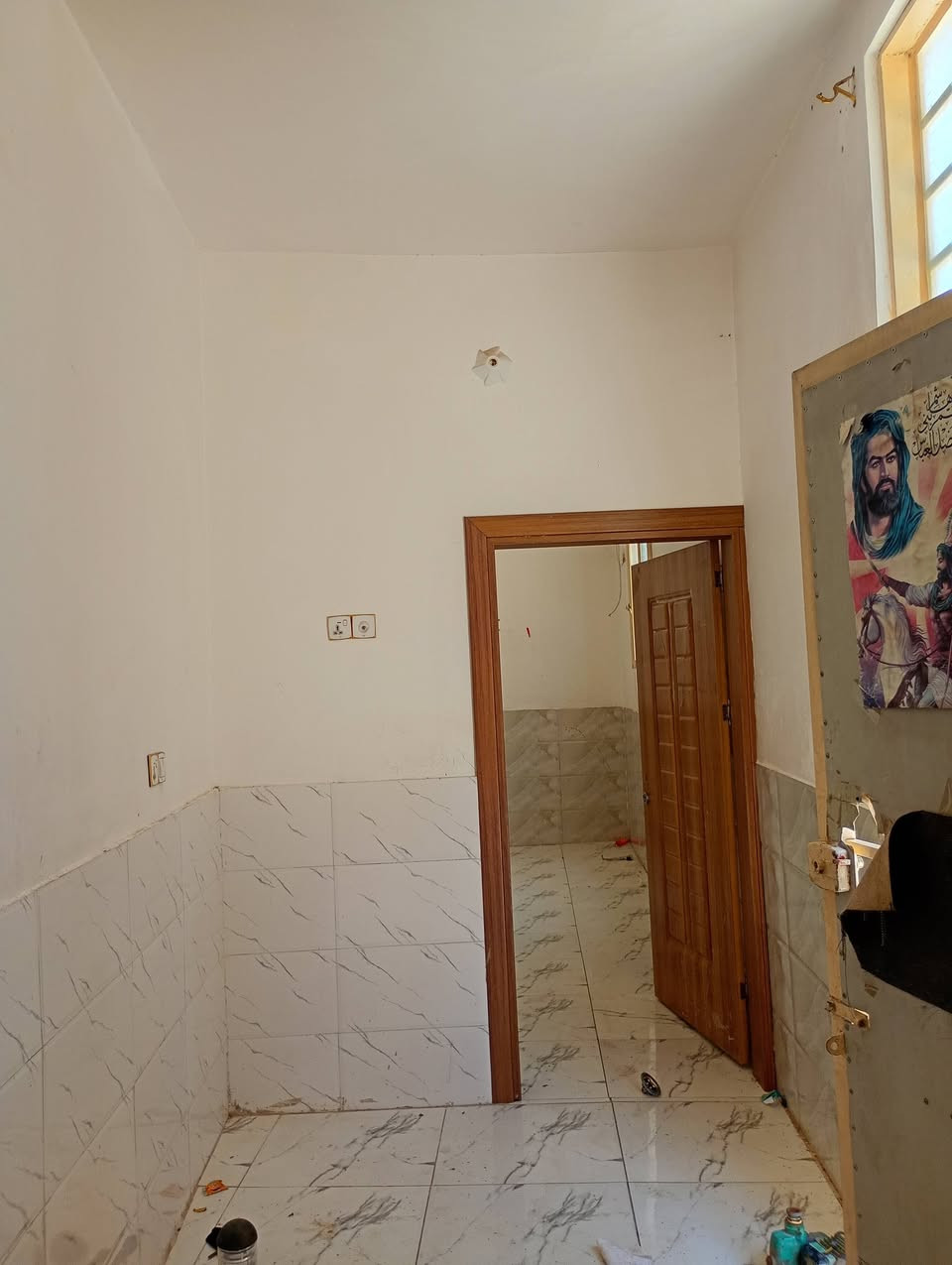 سلام عليكم
انسب بيت مجمع الغدير حولي سيد جوده خلف الفيزا التركيه 
مساحته 40 متر 
غرفه صاله مشتركه مع مطبخ 
صحيات 
طابق ثاني هيكل كامل طابوك درج خارجي نضام شقه يصلح ايجارات أو حسينيه منعزله
للأستفسار 
*********** واتس اب 
***********
