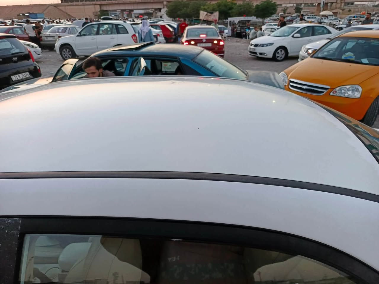 سلام عليكم

سياره byd 

فول موصفات 

محرك كير شرط 

كوشنات كله جلد 

دفتر بانزين موجود 

سياره كله بصمه بيبان بصمه تشغيل بصمه 

صندوق بصمه 

تبريد ثلج 

تدفئه نار 

ما بيه اي ضربه  فقط بيه صبغ ٥ قطع اني انطيك حزام جماليه  

سعر ٥٨ 

سنويه منتهي شرط تحويل 
للمروسه هم يرهم 

***********

كركوك داقوق
