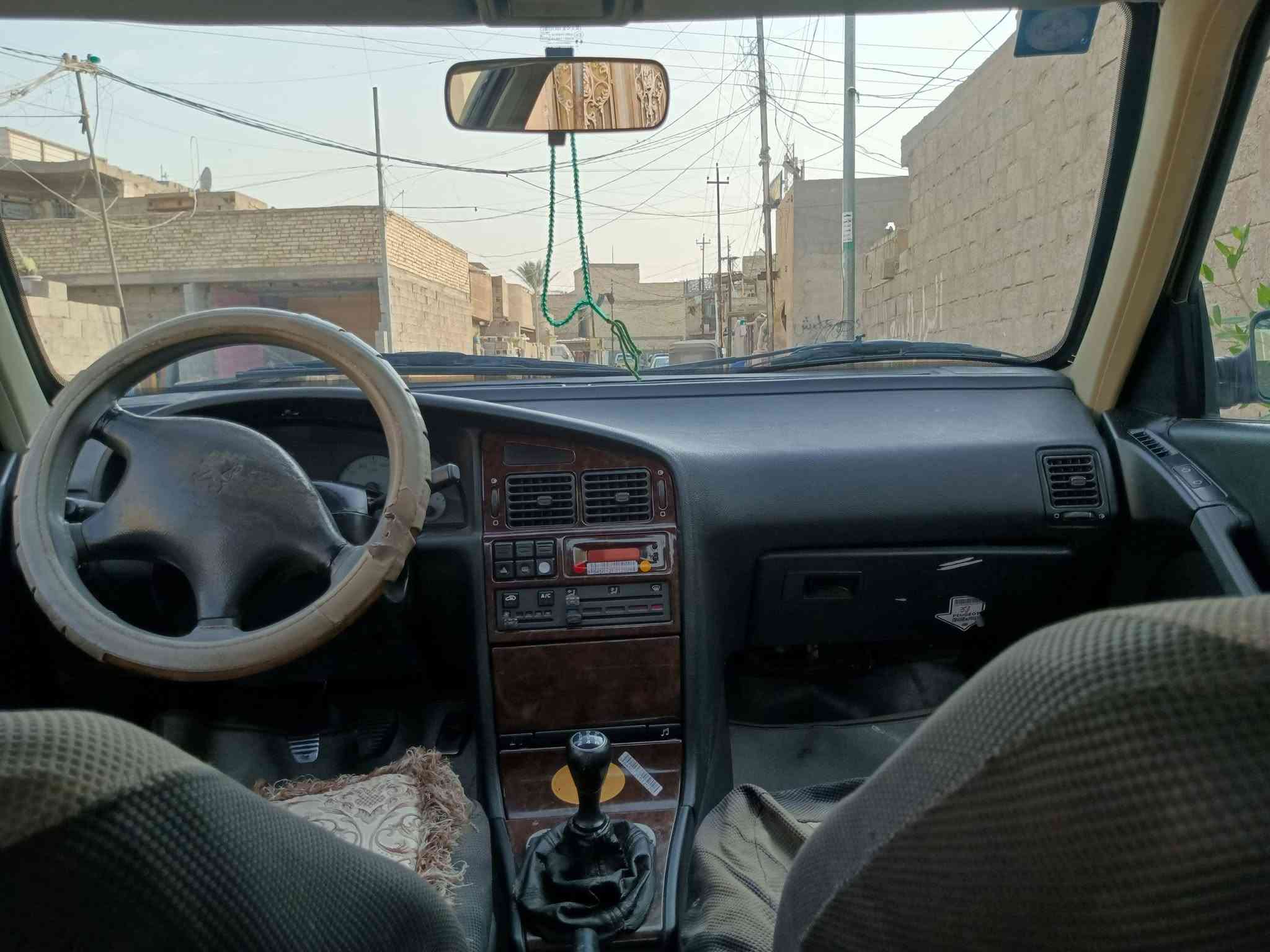 السلام عليكم بيجو بارس موديل ٢٠١٥ سياره حلوه بيها جراد بلقماره والجنطه  صفاحها حلوه السياره ينرادلها ترتيبات اني ما مسويهن لان ما عندي مجال السعر ٣٤ وبيها مجال بعد المعاينة اخوان يرحم والديكم السعر قابل للتفاوض بعد المعاينة لا تكلي بيش نهايتها لان هذا هو سعرها ومن تجي تشوف نواقصها انزل من سعرها بسمي ما عليها اي غرامات تحويل ثاني يوم للاستفسار على الرقم *********** مكاني بغداد زعفرانيه
