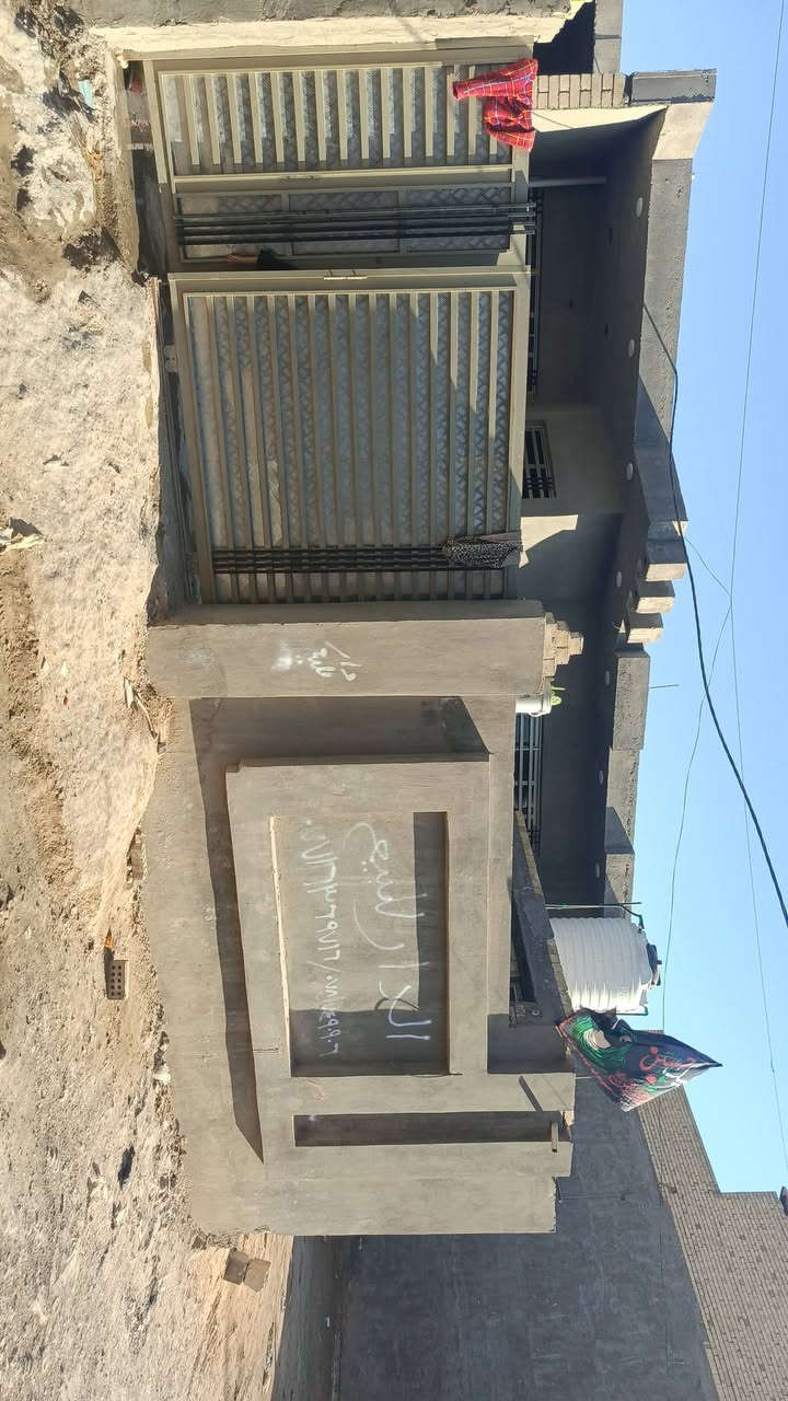 بسم الله الرحمن الرحيم
على بركه الله 

بيت للبيع خلف مدرسه الامراء الاهليه قريب عل شارع العام 
بيت جاهز خير من. الله جيب غراضك وكعد ماي كهرباء سيراميك رفت ٦٠ صب مسلح كهربائيات جاهزه 
بيت جاهز من كلشي 
تفاصيل موضحه بل خريطه وتصوير قبل البناء الحد الختام موجوده من جان قطعه ارض كلشي موجود وضاح 
داخل المنشور تفاصيل اكثر أو ستفسار 
الاتصال عله رقم 

***********
***********
