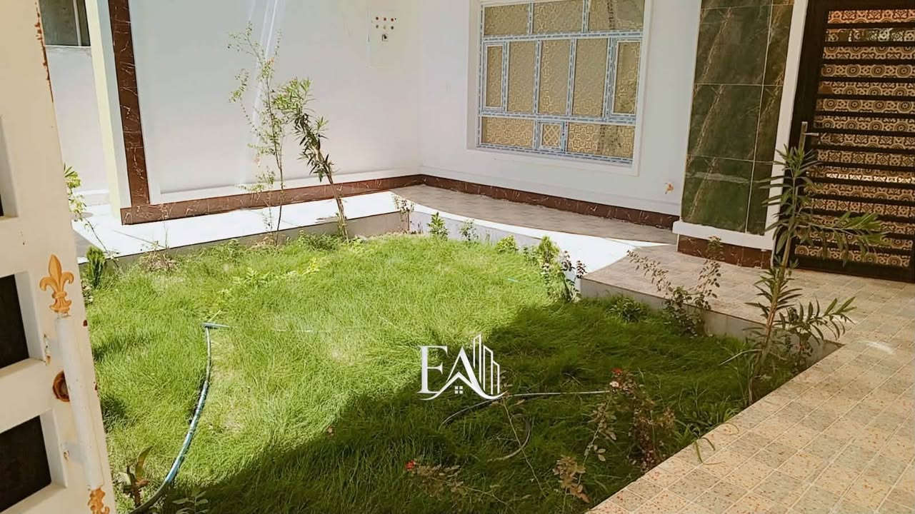 للبيع او مراوس تم تخفيض  30 مليون من سعرها – بيت في النساف | الفلوجة

📍 الموقع: النساف، قرب مستشفى الفلوجة للولادة، شارع 8، بصفة الشط.

📐 مساحة الأرض: 290 م²
📏 الواجهة: 10 م
📏 النزال: 29 م

مواصفات البيت:
▪️ طابقان
▪️ 3 غرف نوم
▪️ صالة
▪️ غرفة استقبال
▪️ مطبخ
▪️ حمام
▪️ حديقة
▪️ كراج

💰 السعر مع الأثاث: 135مليون دينار.
💰 السعر بدون الأثاث130مليون دينار.
✅ يوجد مجال للتفاوض.

للاستفسار تواصلوا معنا عبر ارقام 
***********
***********
