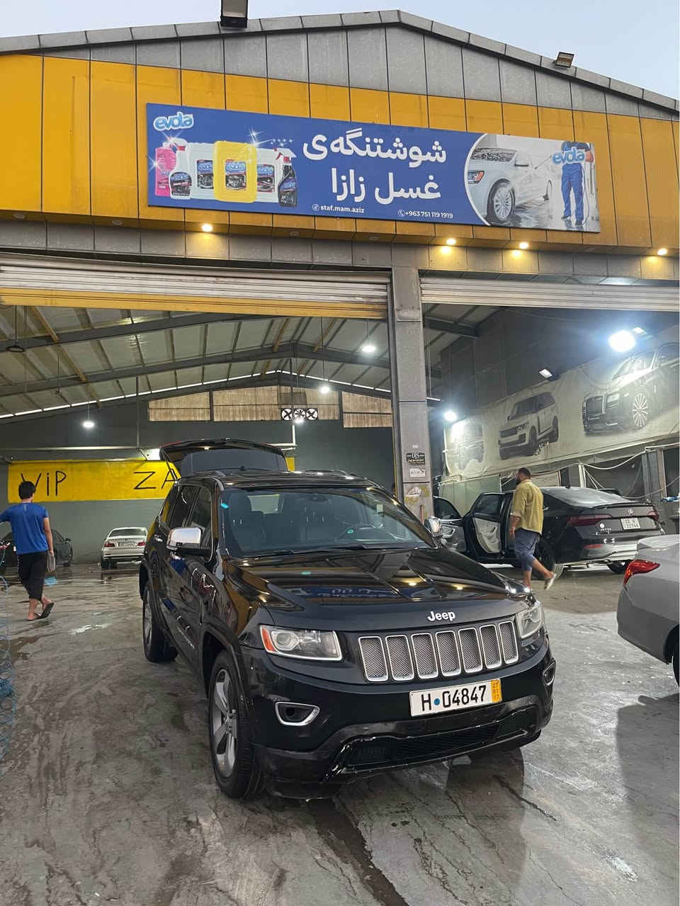 بۆ فرۆشتن: Jeep Grand Cherokee Limited (فول فول مواسەفات) 🚗

1پارجەی سبوخە لەگەر سەقفی تۆزیک سبوخی هەستاوە

تایبەتمەندی و مواسەفاتەکان:

 جۆری ئۆتۆمبێل: جیپ گڕاند چیرۆکی

 پۆل: لیمیپد (Limited) - فول فول مواسەفات

 ڕەنگ: ڕەشی بەقەدەر

 مۆدێل: [2014]

مواسەفاتی ناوەوە و دەرەوە:

 کشن جڵد و سۆپای کشن (گەرمکەرەوە و ساردکەرەوە) + یادگەی کشن

 شاشە گەورە، کامێرای دواوە و سیستەمی ناڤیگەیشن

 حاسەی پێشەوە و دواوە 

 بەسمە، شەغالی دوور و سندوق کارەبایی (دەرگای دواوە کارەبایی)

 سیستەمی چوار وێڵ (4x4) و جۆرەکانی لێخوڕین (تەقەن، بەرد، بەفر)

 ویل کەپی گەورەی لیمیپد و تایەی بەهێز

 سوکان گەرمکەرەوە + سوکان کارەبایی

دۆخی ئۆتۆمبێل:

 بێ کێشە، گێڕ و مەکینە و تەقە و ڕەقەی بە شەرت

 زۆر خاوێنە و ڕاگرتنی بەپێی پێویست بووە

تێبینی و نرخ:120معامەلە

گۆڕینەوەش دەکەم بە سیارەی ڕەقەم

ژمارەی مۆبایل (***********) أربيل, العراق
