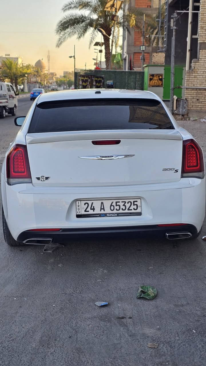 السلام عليكم موديل 16 s 300
فول موصفات كنديه كلين سياره 
رقم شمالي تحويل مباشر بيه مكانين بارد بصيطات 
مكانه بغداد للاستفسار اكثر *********** اتصل وبلخدمه
